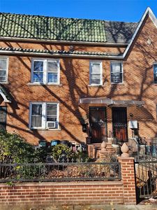 35-18 Crescent Street, Long Island City, NY, 11106