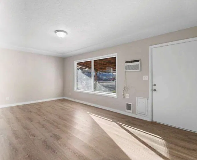 12437 SW Hall Blvd — Photo 3