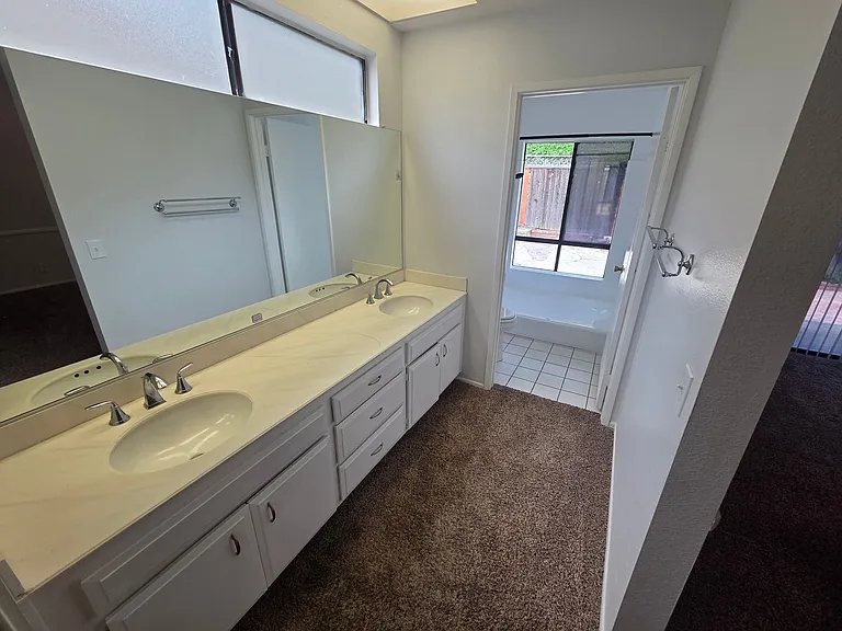 1405 Paseo Manzana — Photo 17