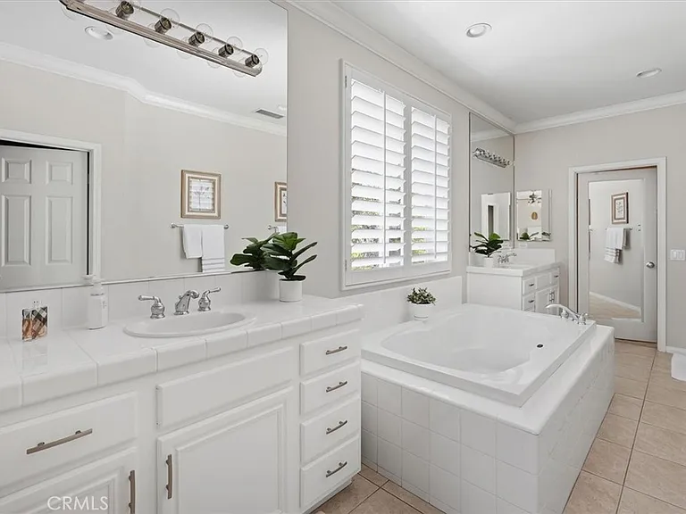 24231 Blossom Ct — Photo 32