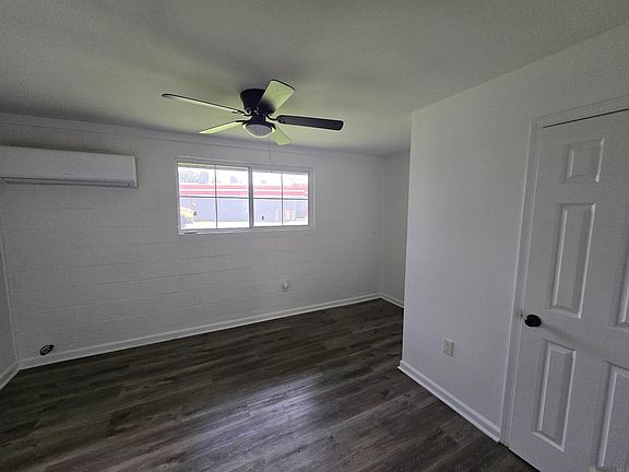 5th image of 3877 Cannon St #E