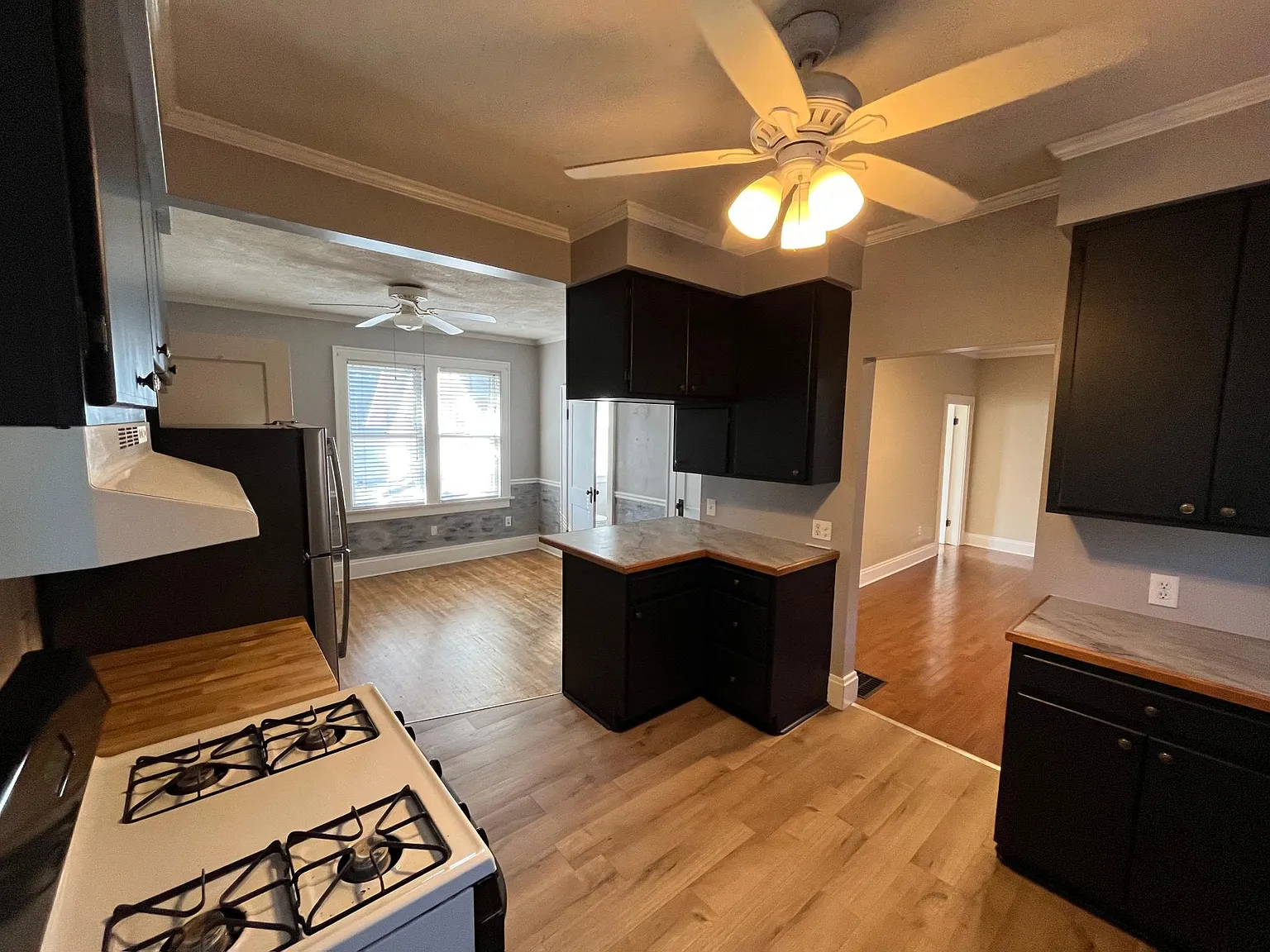 3 bed, 1228 sqft, $1,550 — Photo 3