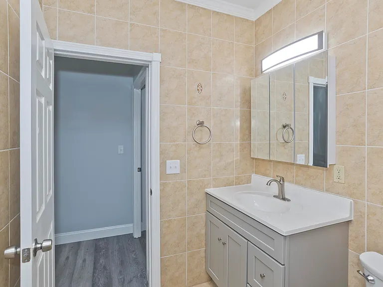 28 Union St #1 — Photo 23