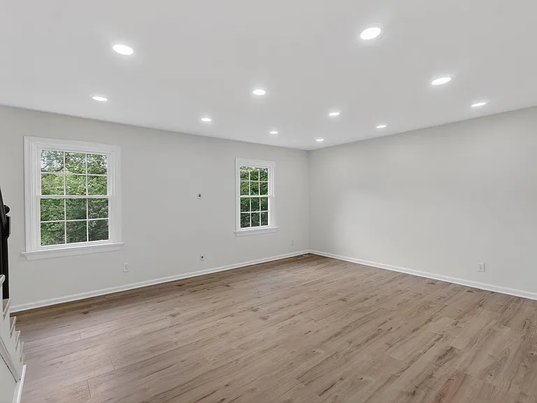 7 Georgetown Grn — Photo 28