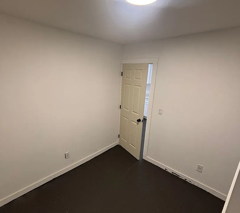 51 Main St #2
