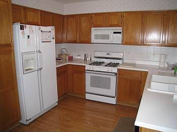 5th image of 836 Fairmont Ct