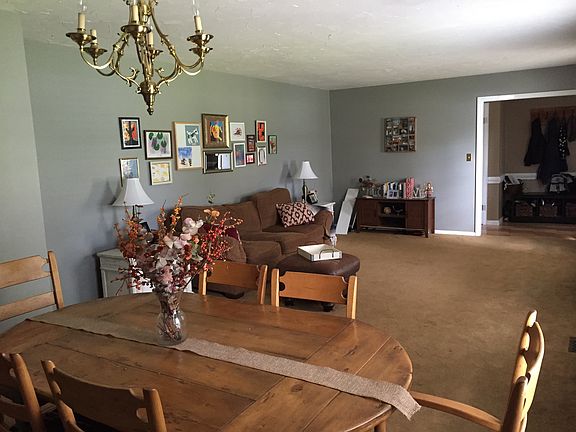 Formal living/dining combo