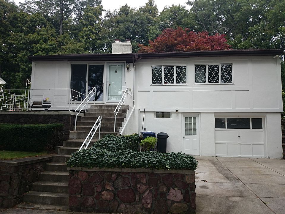 2nd image of 31 Margo Rd