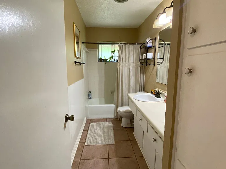 2512 Berwyn Cir — Photo 2