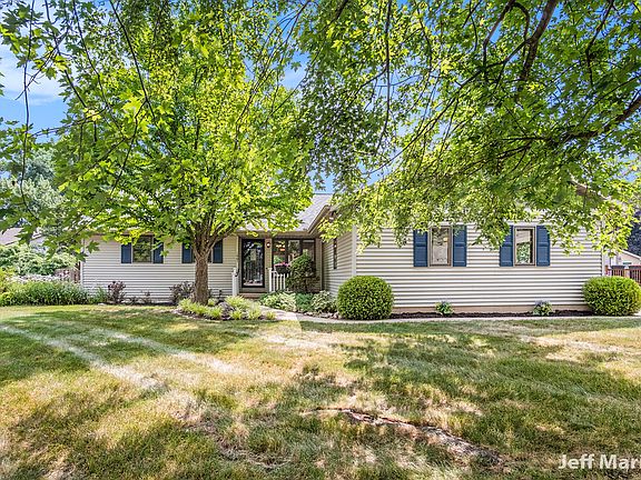 2nd image of 1867 Forest Lake Dr SE