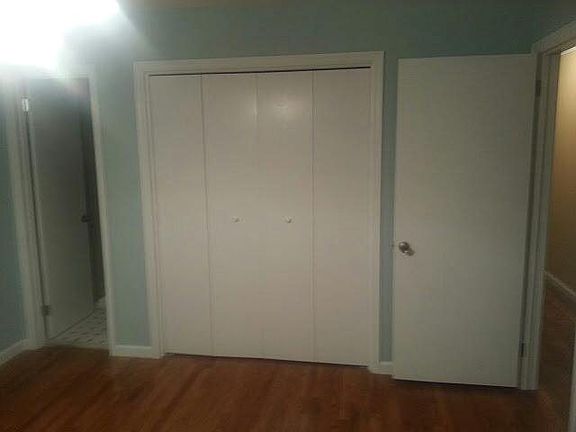 4th image of 2412 Camelot Dr