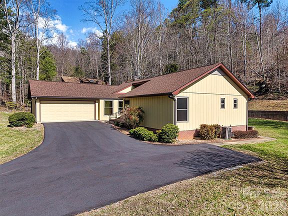 5th image of 63 Pinecroft Rd