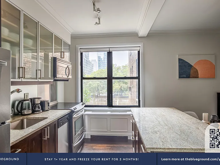 210 W 70th St #415 — Photo 6