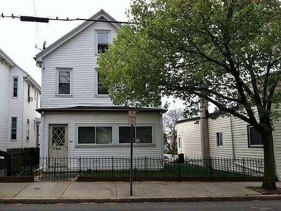 154 Beach St (2 units)