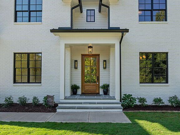 4th image of 2123 Dunhill Dr