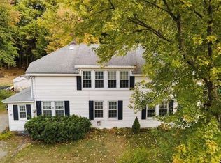 17 Puffer St, Ashburnham, MA 01430