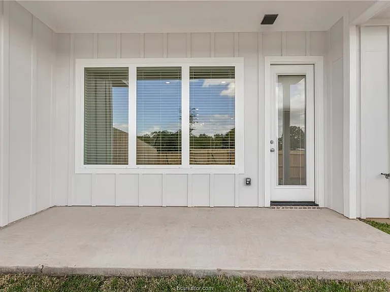 2547 Leyla Ln — Photo 24