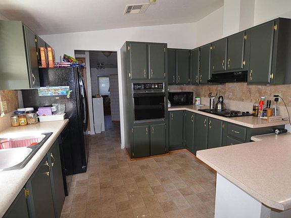 5th image of 853 Wildflower Dr