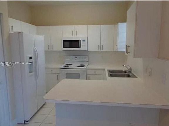 4th image of 359 NE 27th Ter Unit 201