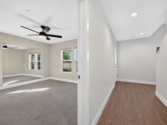 4th image of 1441 Julia Ln