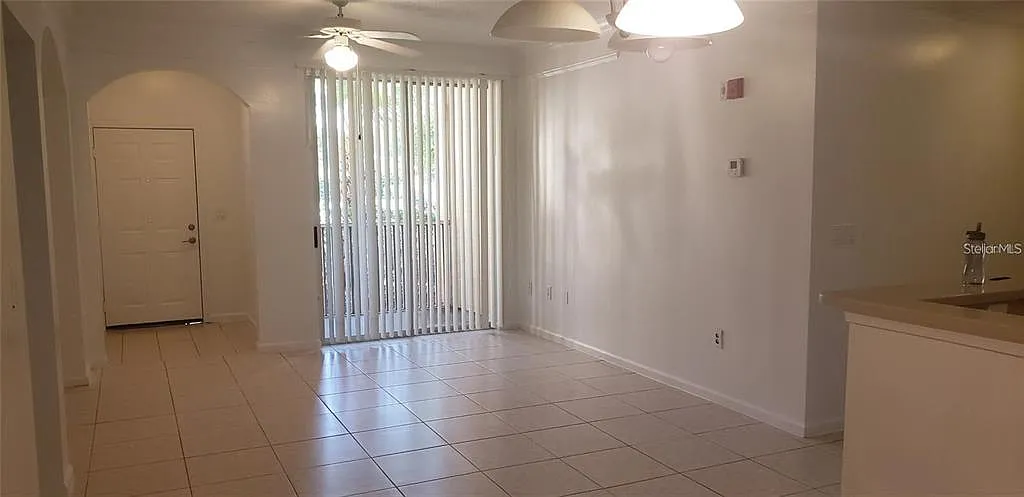 3 bed, 2.0 bath, 1344 sqft, $2,300 — Photo 4