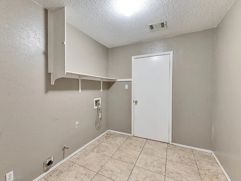 10801 Lanshire Dr #A — Photo 14