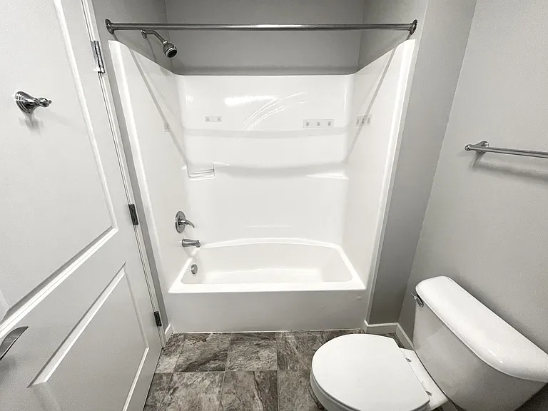 511 Cavalier Dr — Photo 18