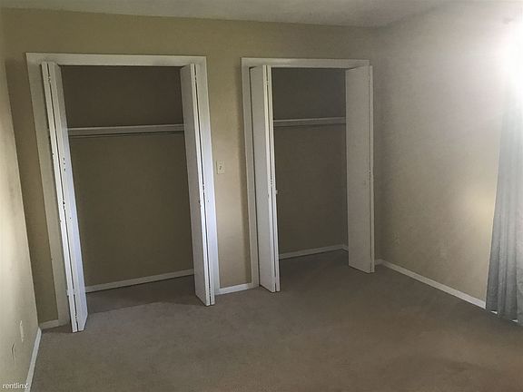 3rd image of 2540 W Memorial Dr