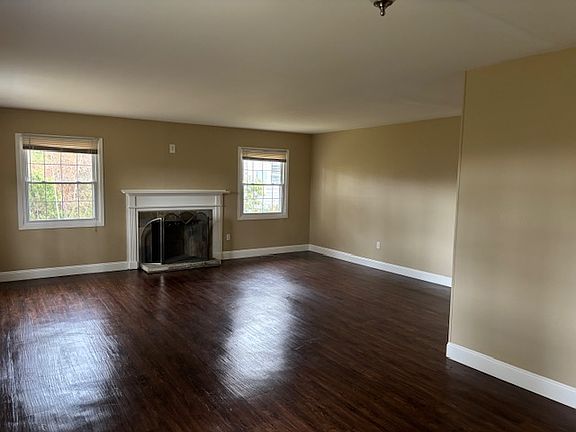 4th image of 70 Eddington Ln