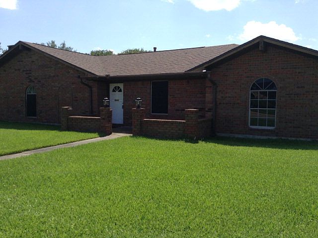 1st image of 2714 Mary Ln