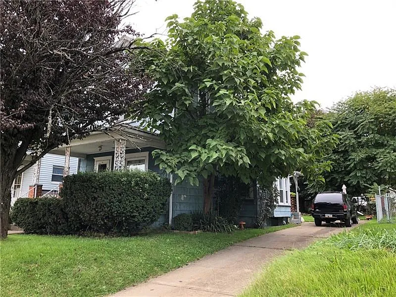 761 Spruce Ave photo 1