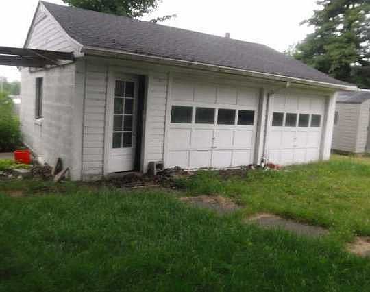 3rd image of 92 Stevens St