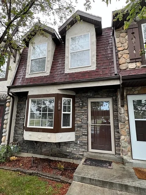 2 bed, 1.5 bath, 1070 sqft, $1,975 — Photo 1