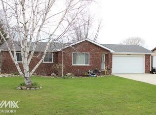 27446 Wyly Dr, New Baltimore, MI 48047