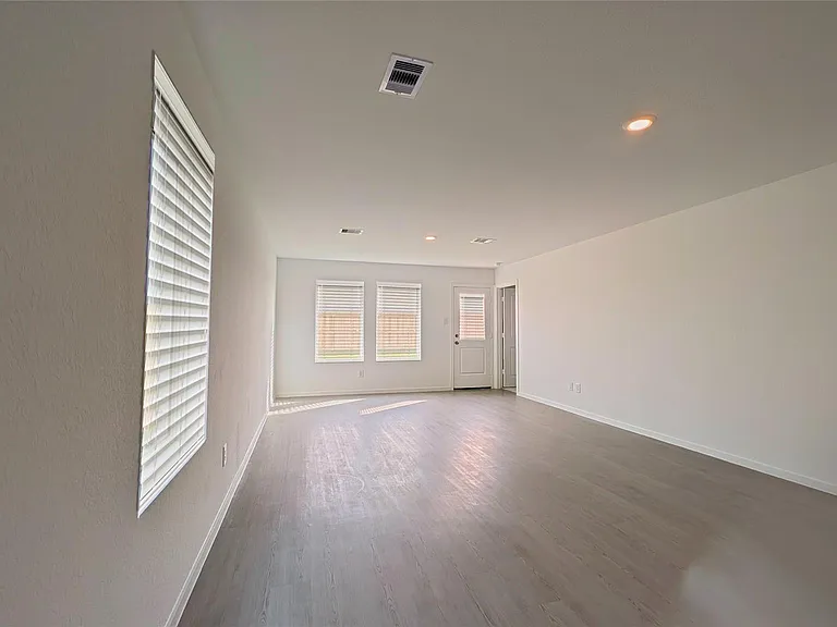 16806 Old Wagon Way — Photo 4