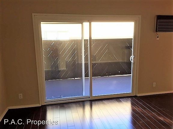 2nd image of 6512 Woodman Ave APT 3