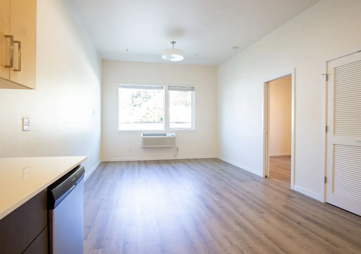 Top Floor John's Landing-Modern, Spacious 2Bdr Ready Soon! — Photo 3