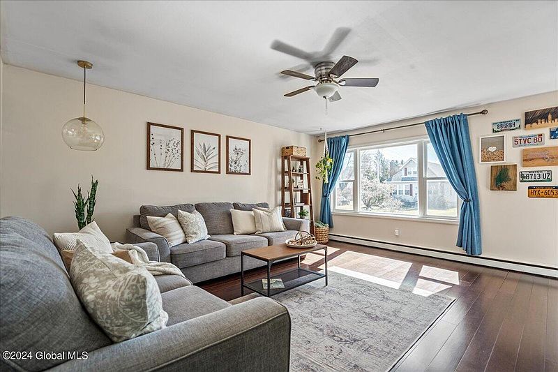 5th image of 33 Fordham Court