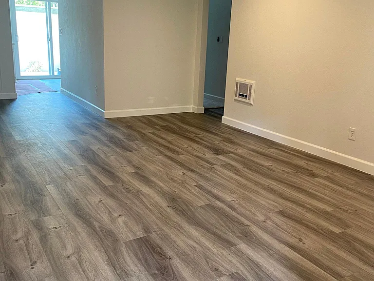 23732 Hillhurst Dr #59 — Photo 4