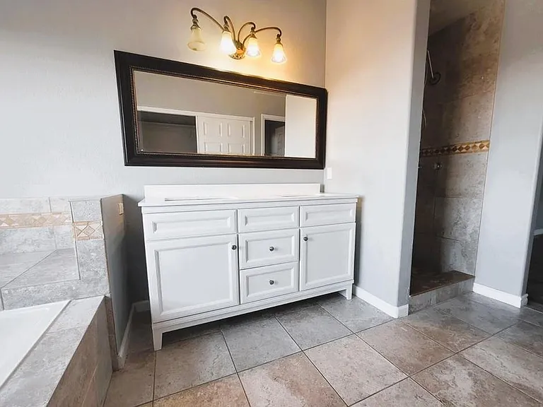 5541 Crestlock Dr — Photo 36
