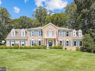 11689 Hollyview Dr, Great Falls, VA