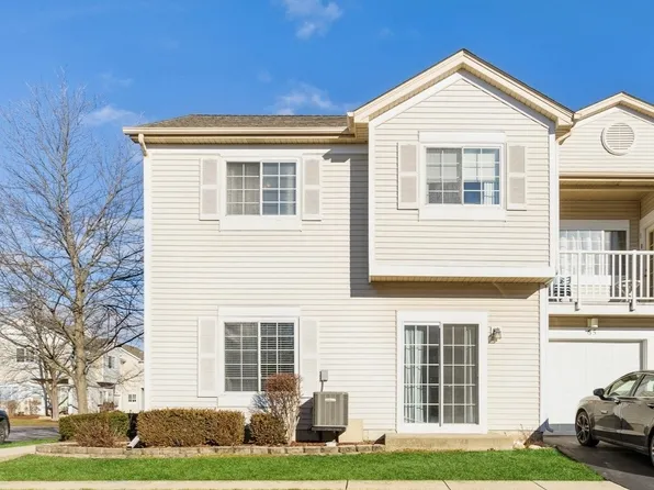 65 Braxton Ln, Aurora, IL 60504