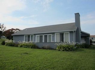 75 Robin Rd, Portsmouth, RI 02871