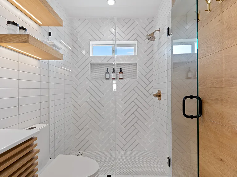 1514 E Hampton St — Photo 15