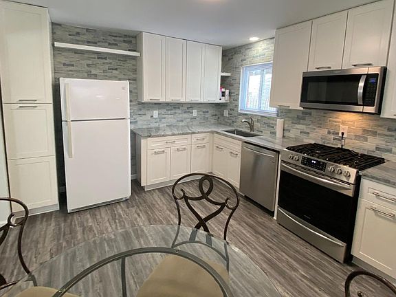 5th image of 36005 Lucerne St