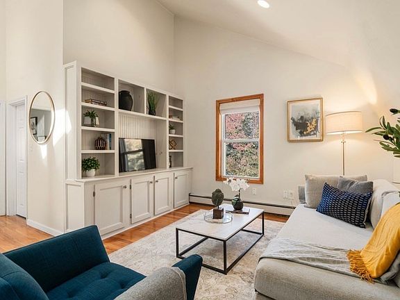 2nd image of 9 High Street Pl APT 3