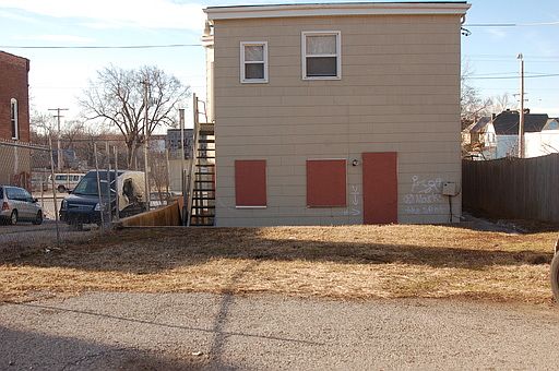4th image of 3314 E 12th St APT D