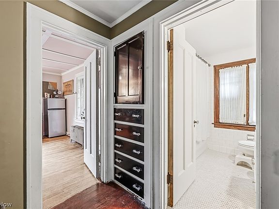 21st image of 2318 Selma Ave