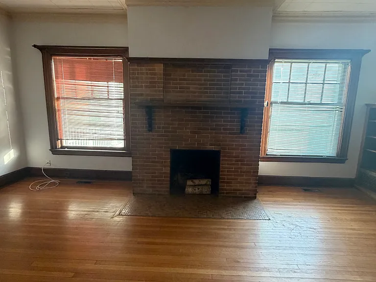 133 S Lake Ave #1 — Photo 18