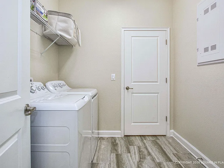 Kings Castle Cir — Photo 36